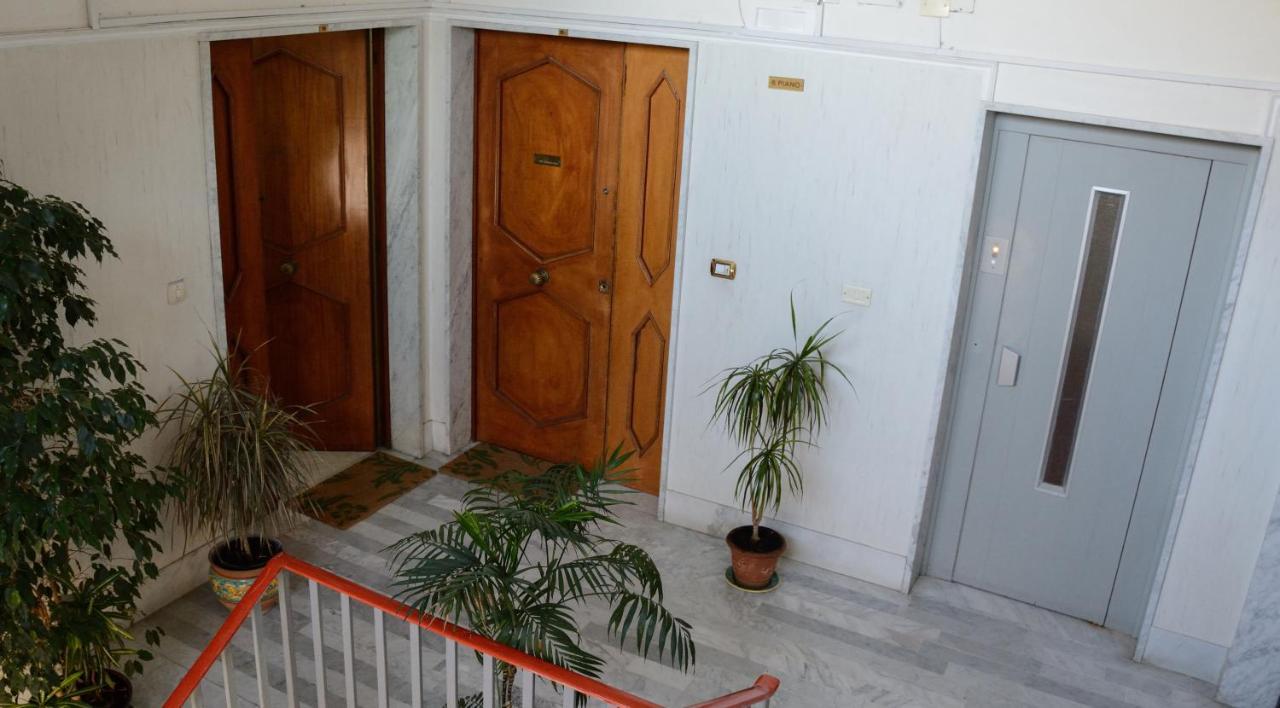 Residenza Margherita - Centralissima Salerno Zewnętrze zdjęcie