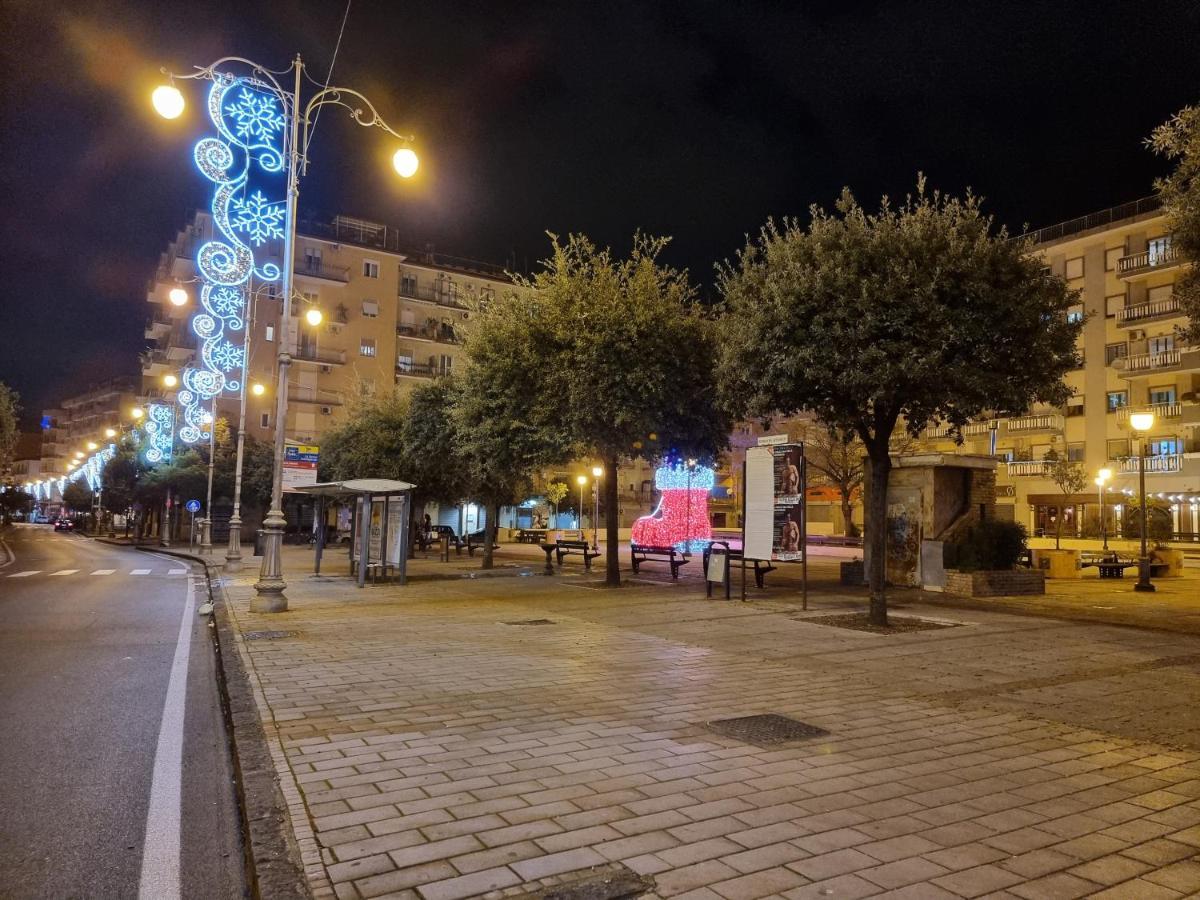 Residenza Margherita - Centralissima Salerno Zewnętrze zdjęcie